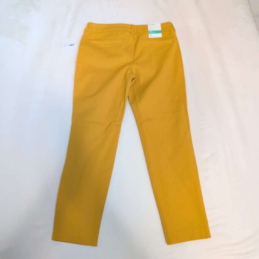 Old Navy Women's Yellow Tapered Pants Size 8 - New with Tags - Picture 3 of 6